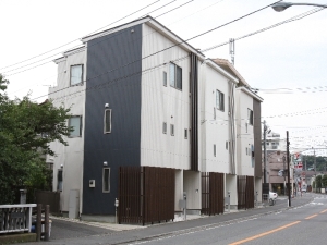 002
